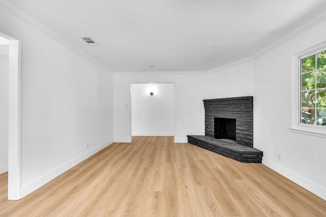 3655 N Lafayette, Fresno, CA 93705