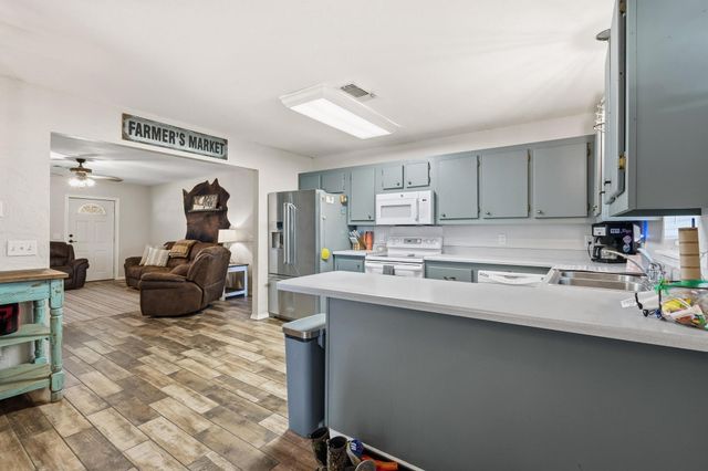 521 County Road 15100, Blossom, TX 75416