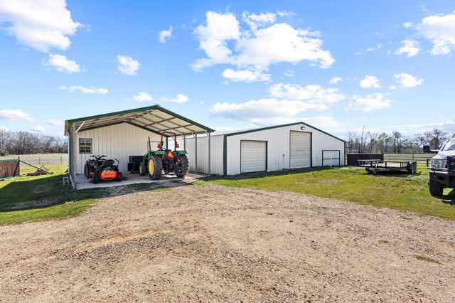 521 County Road 15100, Blossom, TX 75416