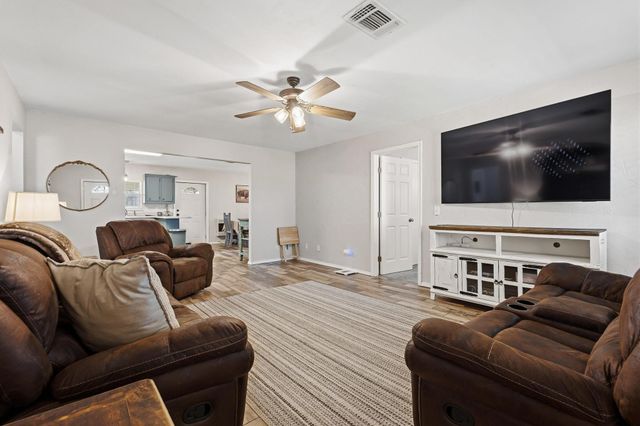521 County Road 15100, Blossom, TX 75416