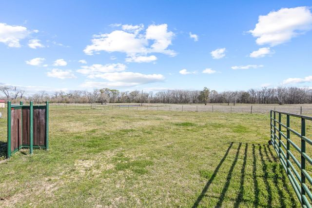 521 County Road 15100, Blossom, TX 75416