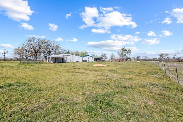 521 County Road 15100, Blossom, TX 75416