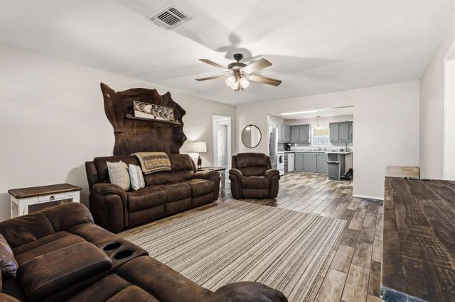 521 County Road 15100, Blossom, TX 75416