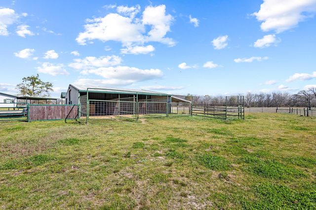 521 County Road 15100, Blossom, TX 75416