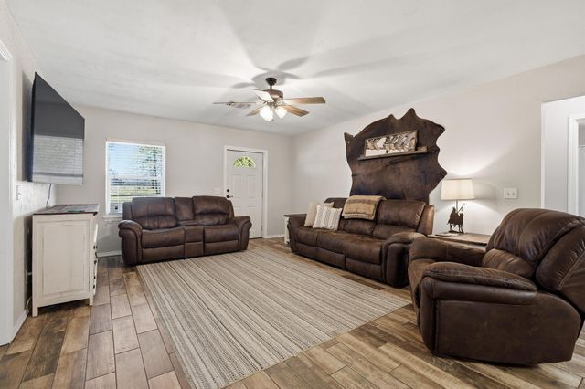 521 County Road 15100, Blossom, TX 75416