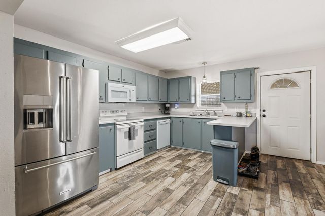 521 County Road 15100, Blossom, TX 75416