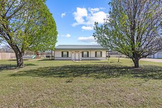 521 County Road 15100, Blossom, TX 75416