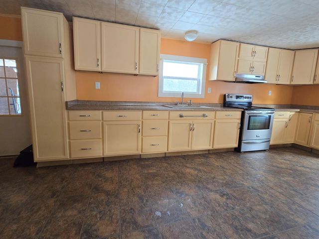 131 Crosby Drive, St. Albans City, VT 05478