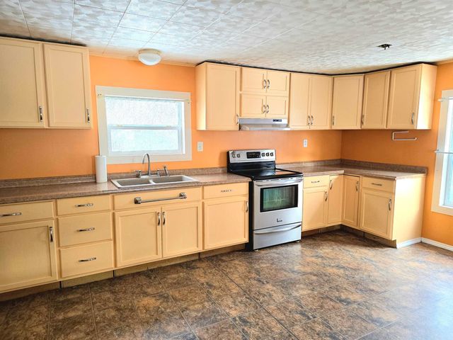 131 Crosby Drive, St. Albans City, VT 05478