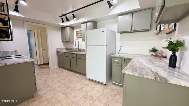 4243 W Bancroft Street, 205e, Toledo, OH 43615