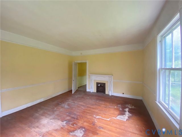 1973 Kutchen St, Petersburg, VA 23805