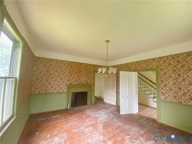 1973 Kutchen St, Petersburg, VA 23805