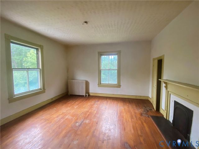 1973 Kutchen St, Petersburg, VA 23805