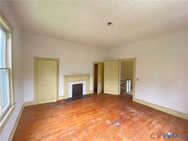 1973 Kutchen St, Petersburg, VA 23805