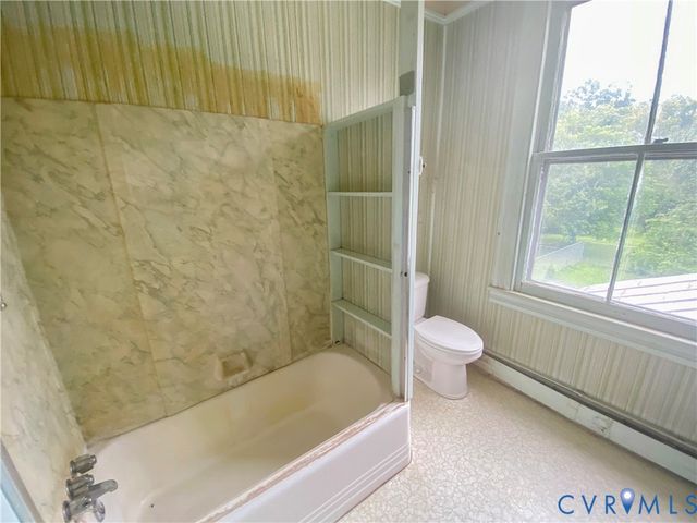 1973 Kutchen St, Petersburg, VA 23805