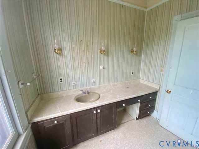 1973 Kutchen St, Petersburg, VA 23805