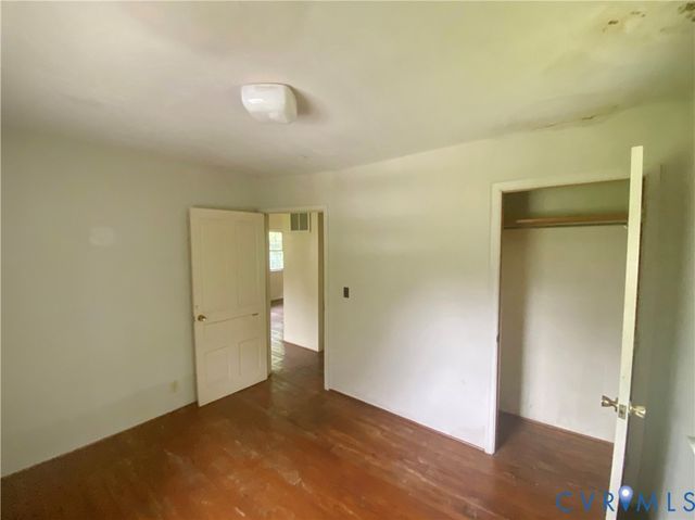 1973 Kutchen St, Petersburg, VA 23805