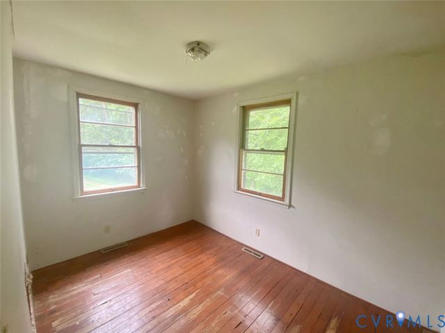 1973 Kutchen St, Petersburg, VA 23805