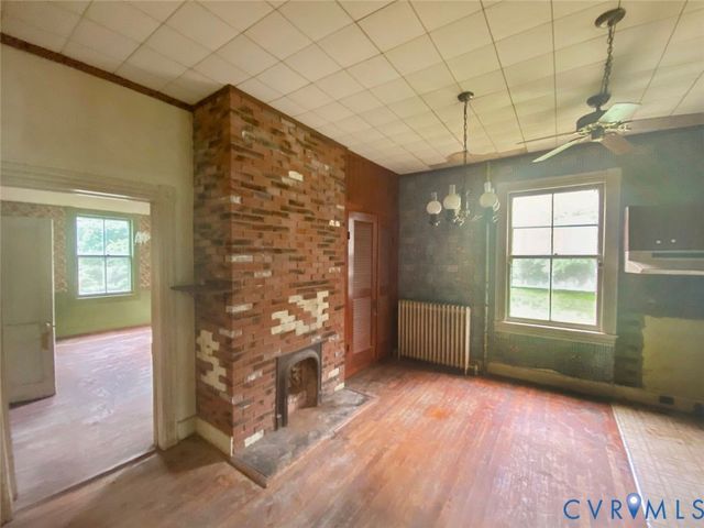 1973 Kutchen St, Petersburg, VA 23805