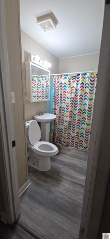 3301 Schneidman, Paducah, KY 42003