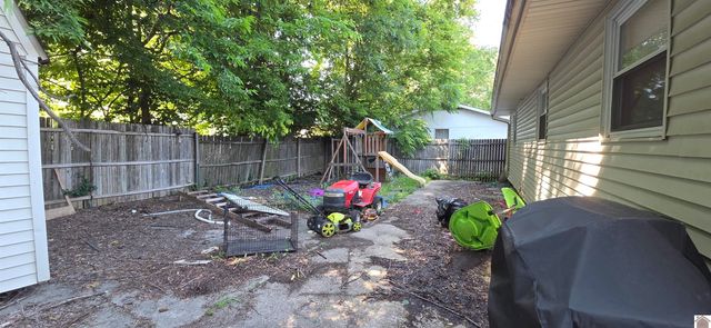 3301 Schneidman, Paducah, KY 42003
