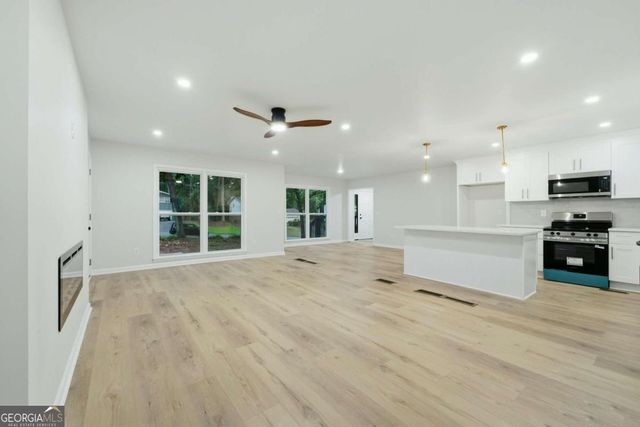 648 Bralorne Drive, Stone Mountain, GA 30087