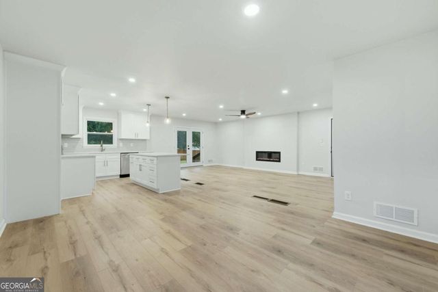 648 Bralorne Drive, Stone Mountain, GA 30087