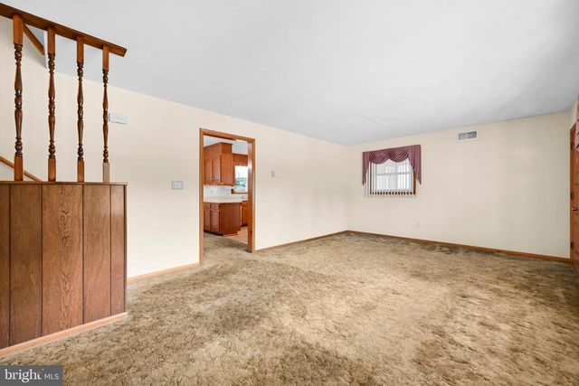 1440 WANDA LN, Harrisburg, PA 17109
