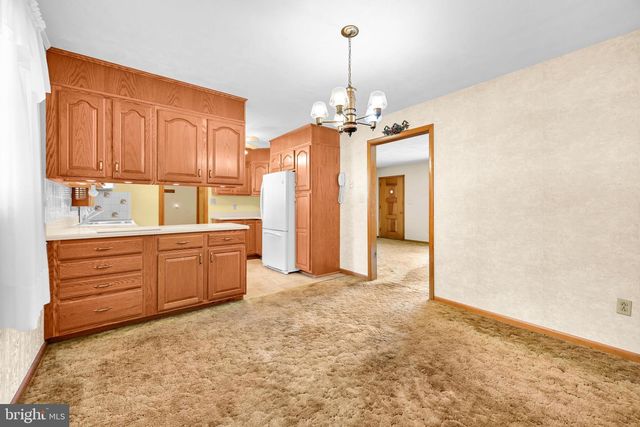 1440 WANDA LN, Harrisburg, PA 17109