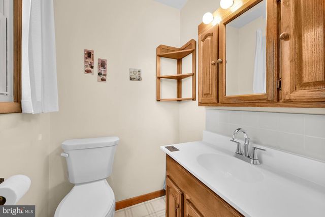 1440 WANDA LN, Harrisburg, PA 17109