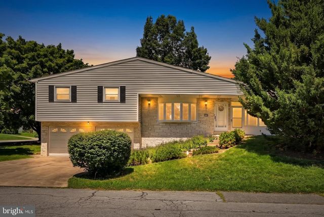 1440 WANDA LN, Harrisburg, PA 17109