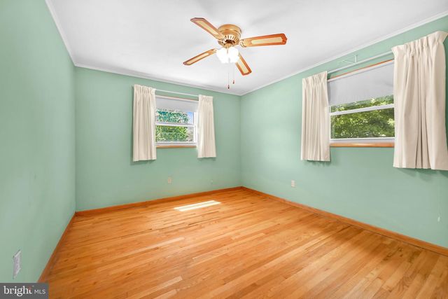 1440 WANDA LN, Harrisburg, PA 17109
