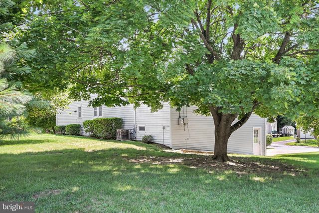1440 WANDA LN, Harrisburg, PA 17109