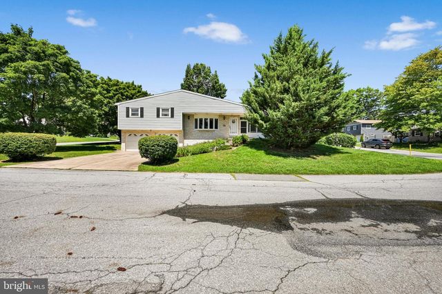1440 WANDA LN, Harrisburg, PA 17109