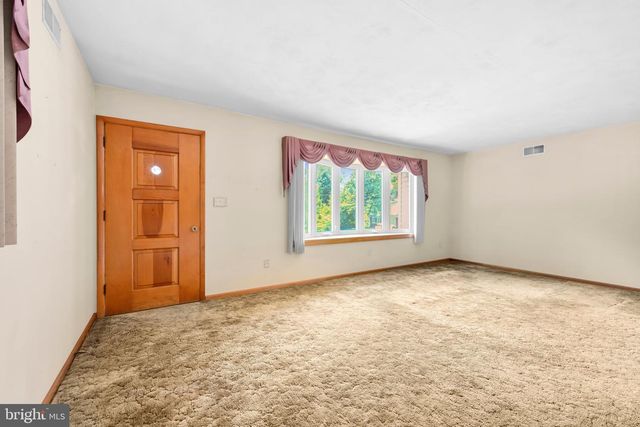 1440 WANDA LN, Harrisburg, PA 17109