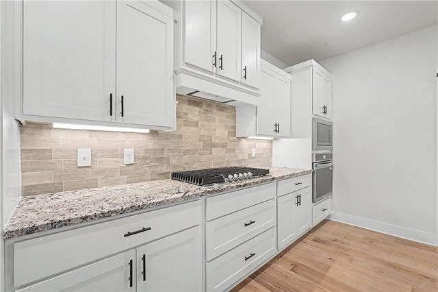 1320 Josephine Drive, Centerton, AR 72719
