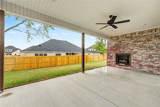 1320 Josephine Drive, Centerton, AR 72719