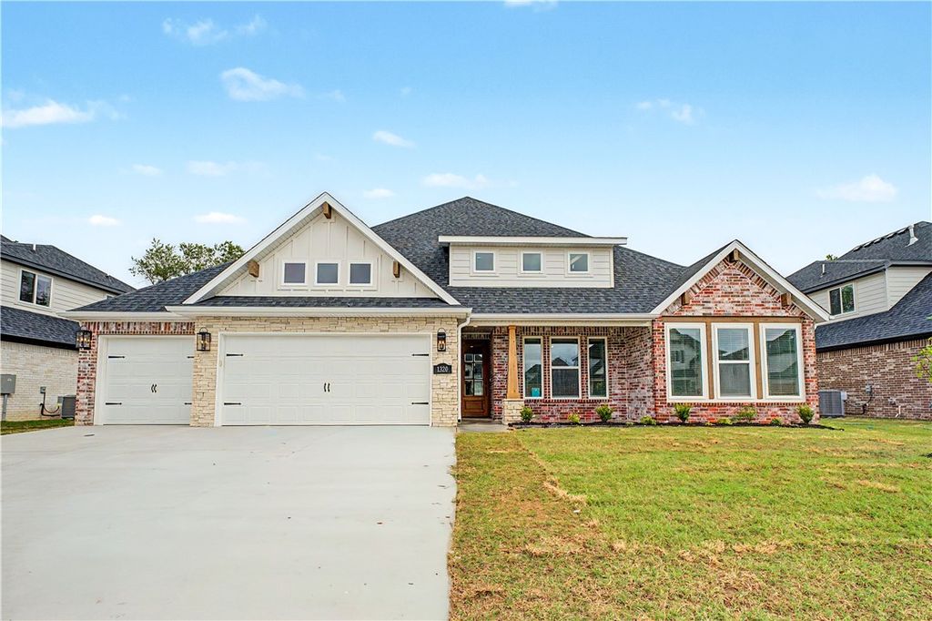 1320 Josephine Drive, Centerton, AR 72719