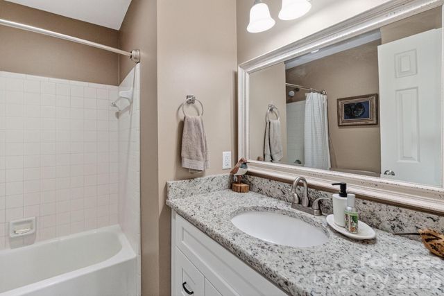 18695 Vineyard Point Lane, Cornelius, NC 28031