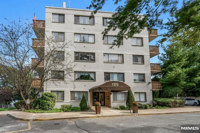 1375 River LG, Edgewater, NJ 07020