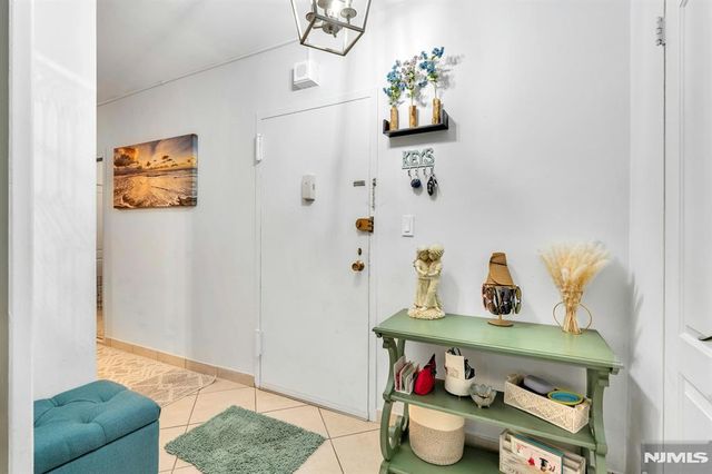 1375 River LG, Edgewater, NJ 07020