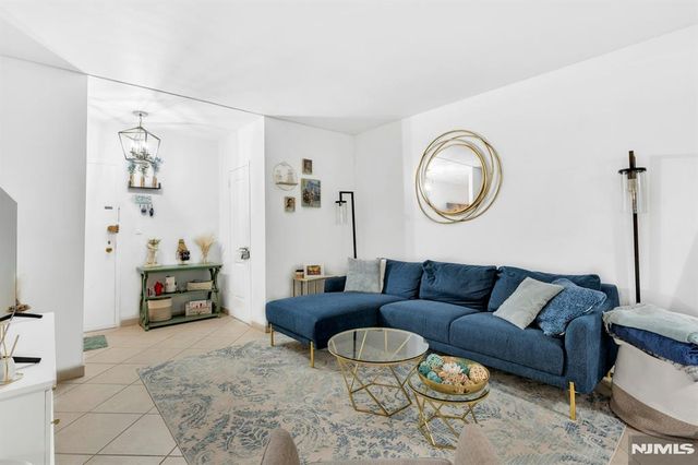 1375 River LG, Edgewater, NJ 07020