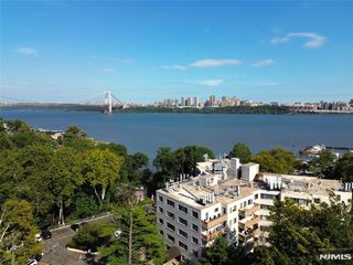 1375 River LG, Edgewater, NJ 07020