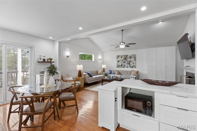 9722 Mueck Terrace, Webster Groves, MO 63119