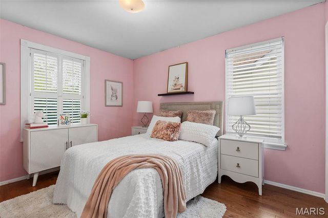 9722 Mueck Terrace, Webster Groves, MO 63119