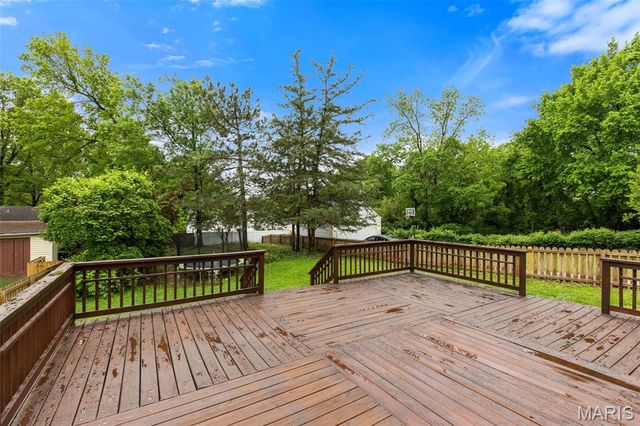 9722 Mueck Terrace, Webster Groves, MO 63119