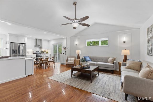9722 Mueck Terrace, Webster Groves, MO 63119
