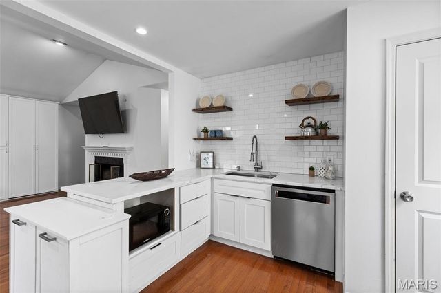 9722 Mueck Terrace, Webster Groves, MO 63119
