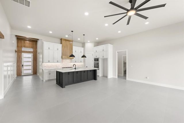 15600 Rockwell Park Lane, Edmond, OK 73013