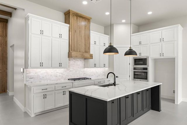15600 Rockwell Park Lane, Edmond, OK 73013
